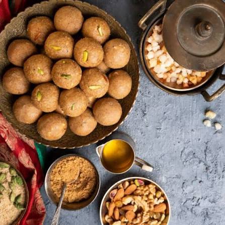 Gond Laddoo
