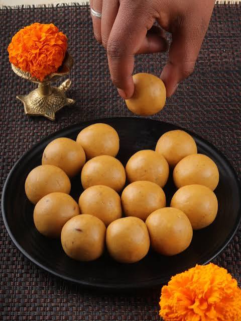 Chana Laddoo